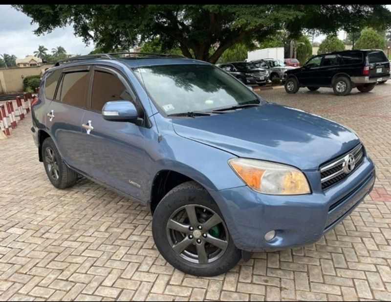 Thumbnail 6 of 2007 Toyota RAV4 LE